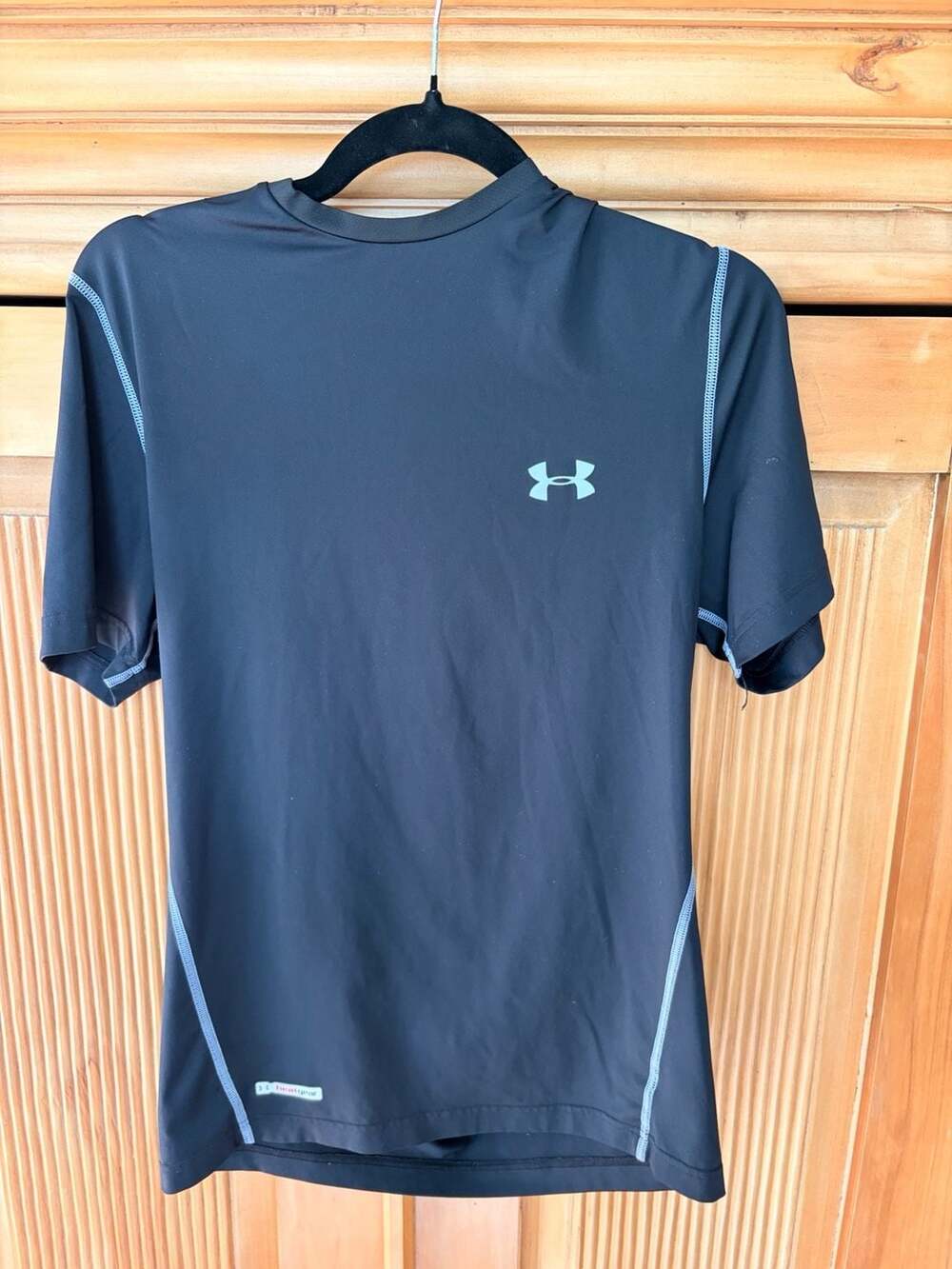 Under Armour HeatGear Fitted Short Sleeve Athletic Shirt Black Size Medium